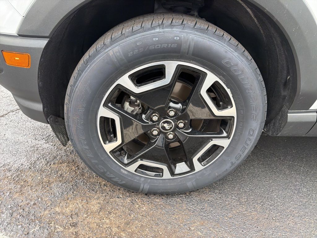 Thumbnail: 2022 Ford Bronco Sport - 10