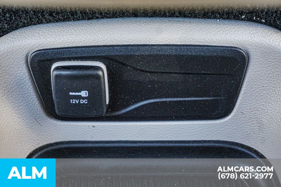 Used 2024 Silver Chrysler Touring L image 49