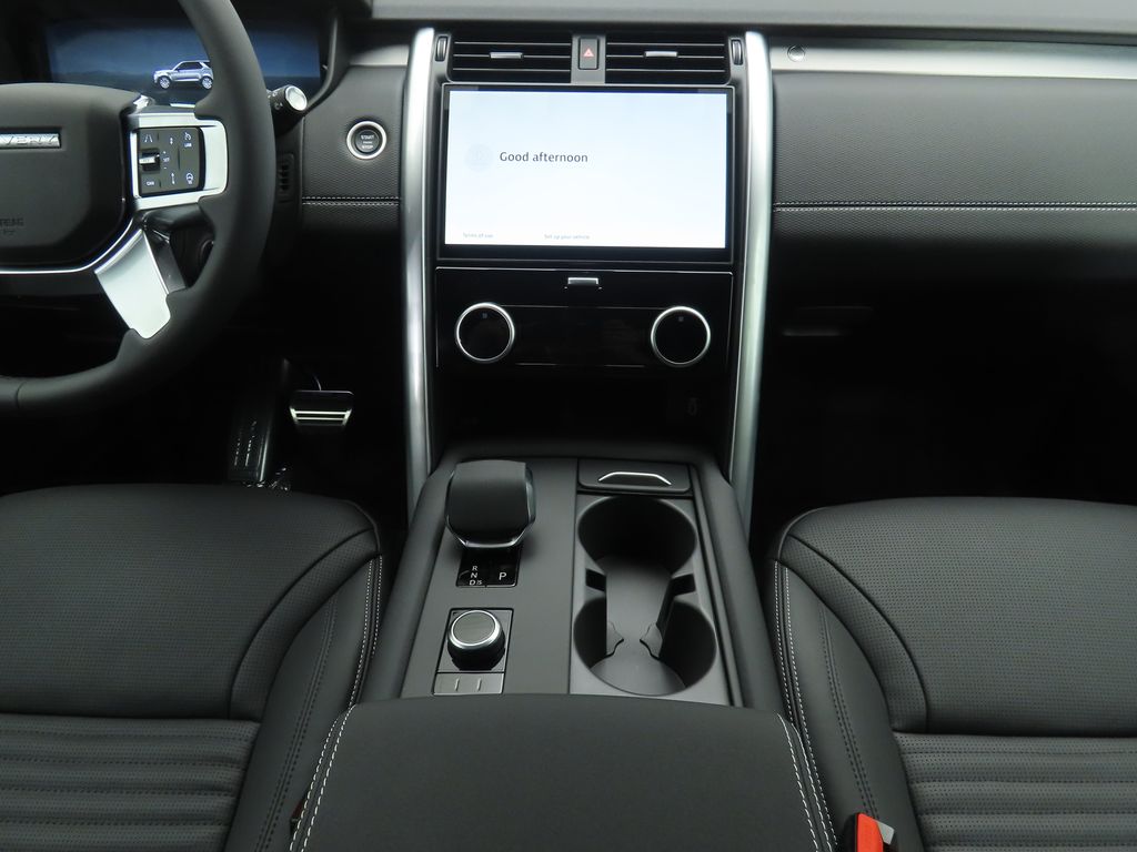Thumbnail: 2026 Land Rover Discovery - 13