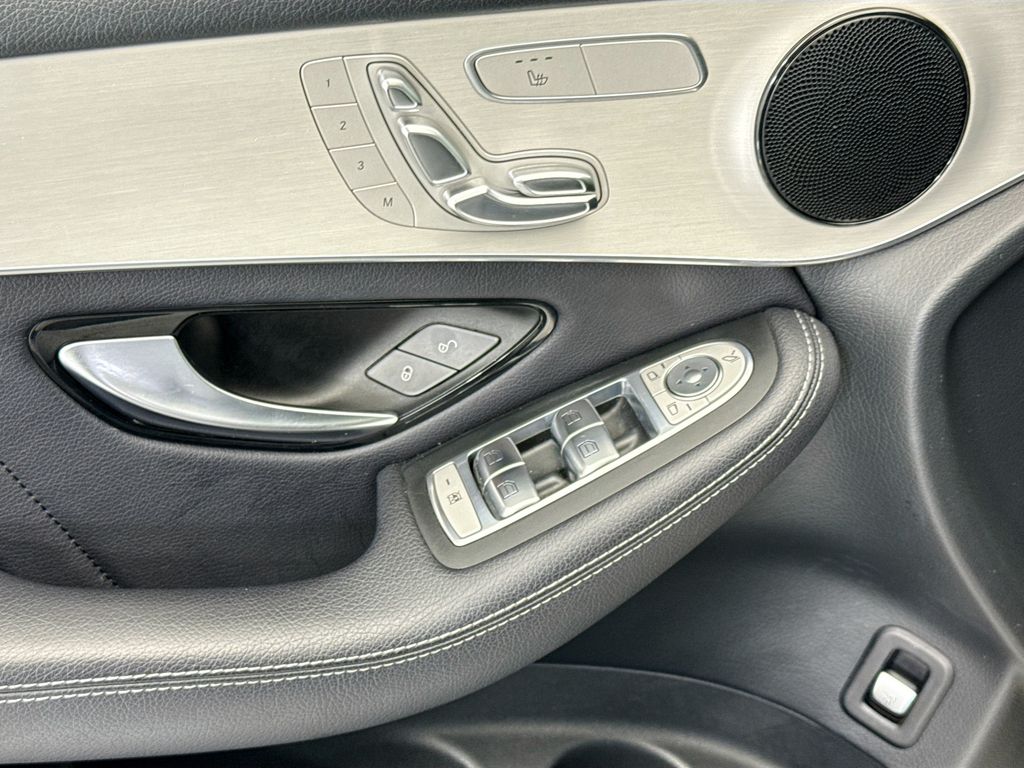 Thumbnail: 2019 Mercedes-Benz GLC - 21