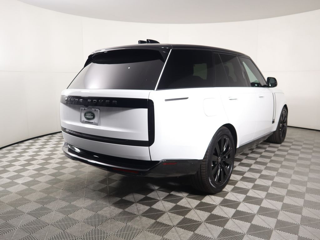 2025 Land Rover Range Rover SE 5
