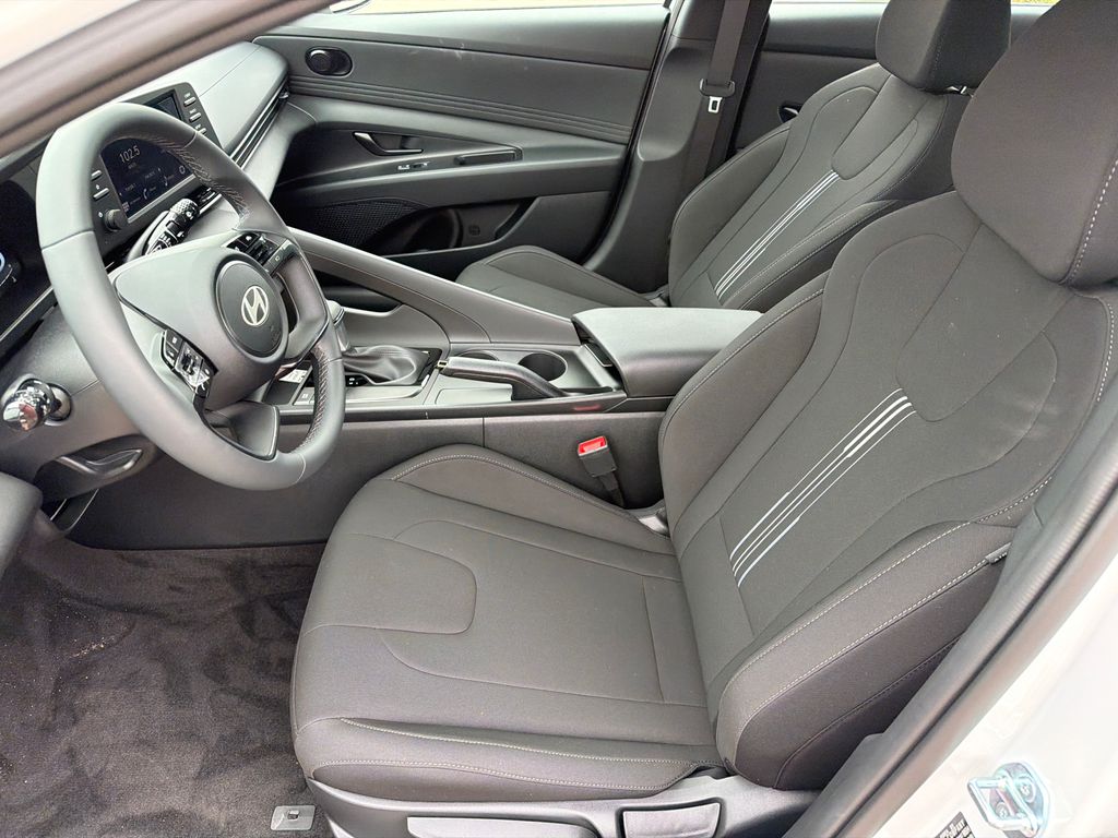 New 2026 White Hyundai SEL Sport image 10