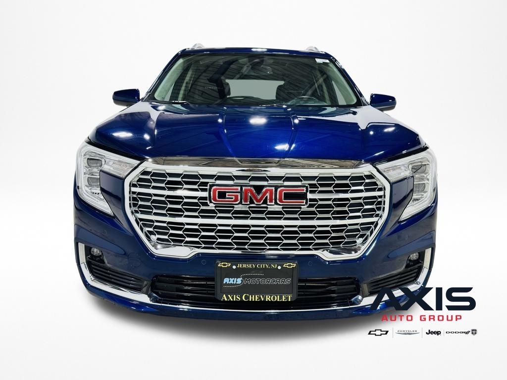 View vehicle photo 7