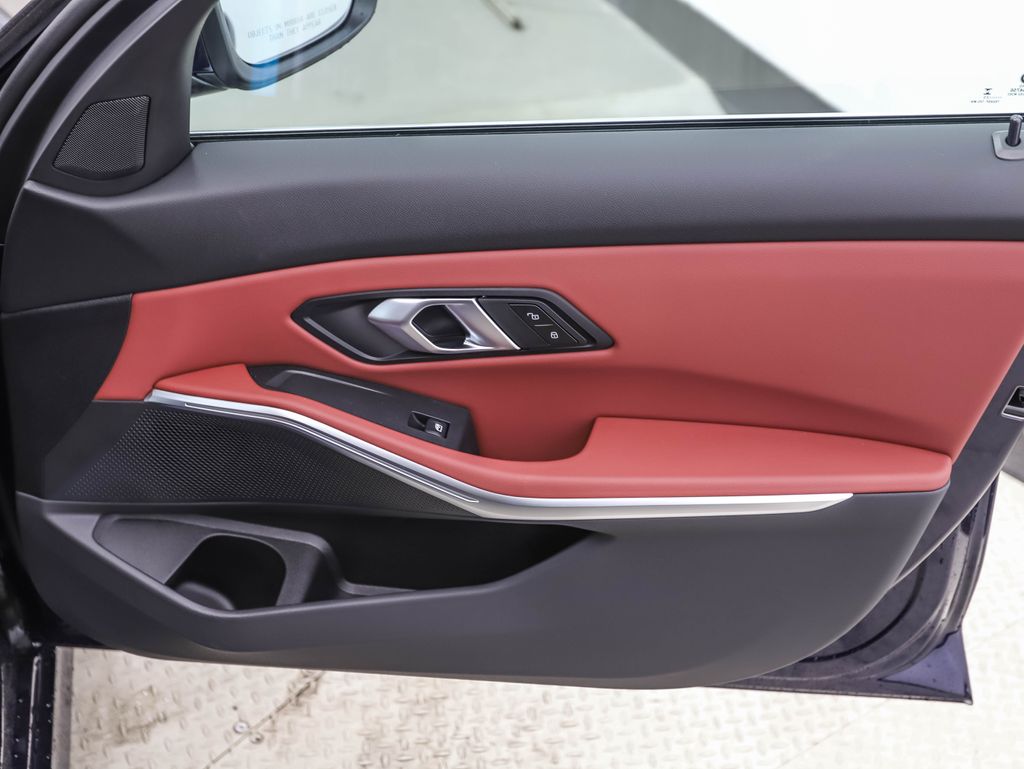 Thumbnail: 2025 BMW 3 Series - 26