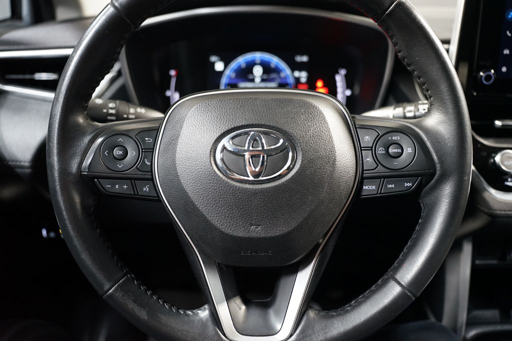 2024 Toyota Corolla Cross XLE 12