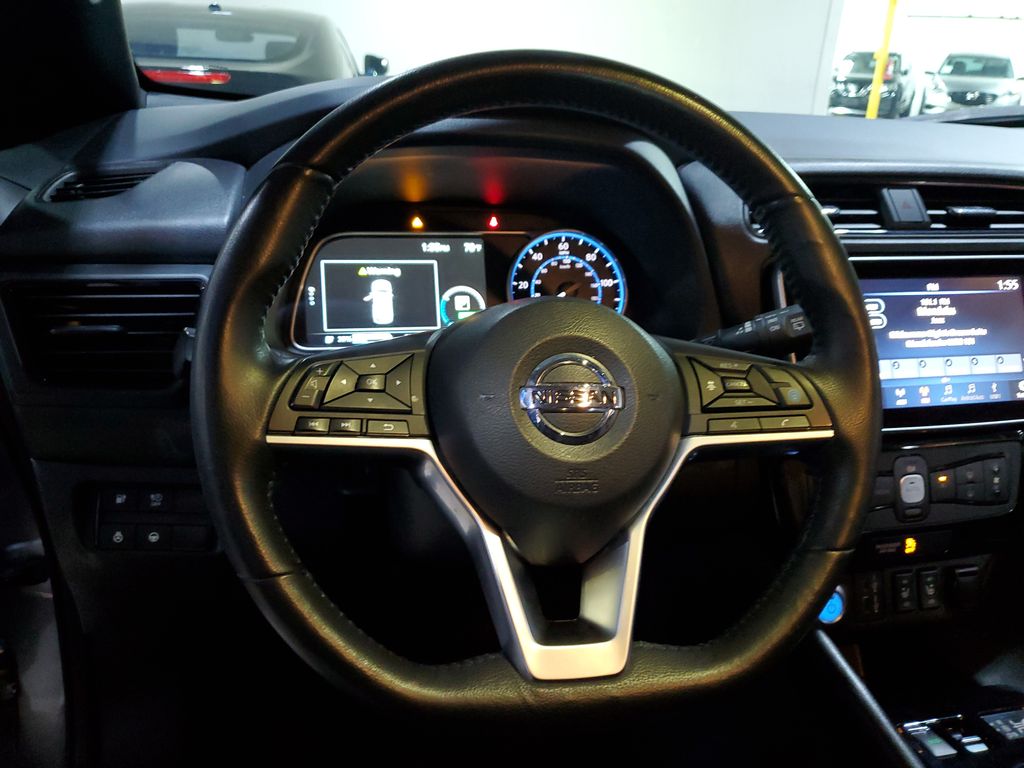 2021 Nissan LEAF SV photo