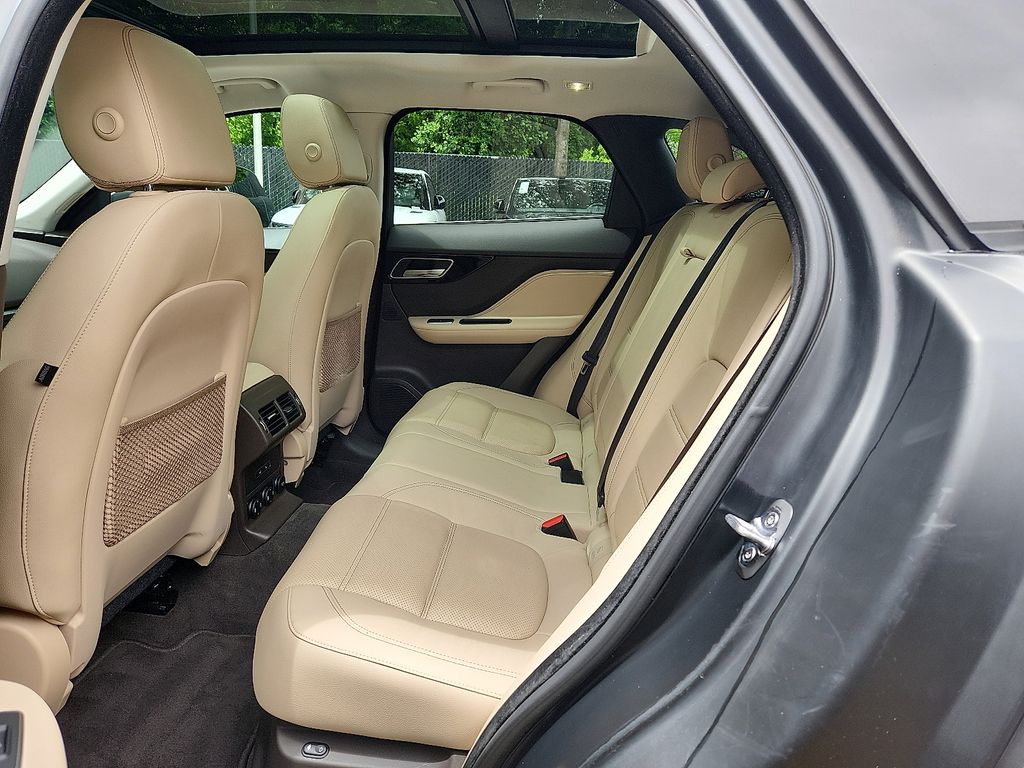 2017 Jaguar F-Pace Prestige 10