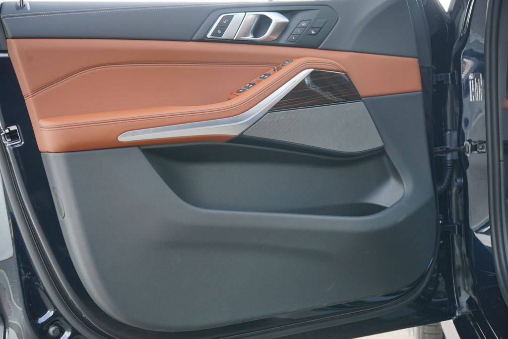 Thumbnail: 2026 BMW X5 - 8