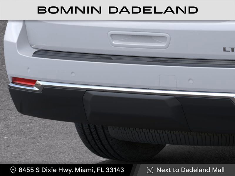 2025 Chevrolet Suburban LT photo