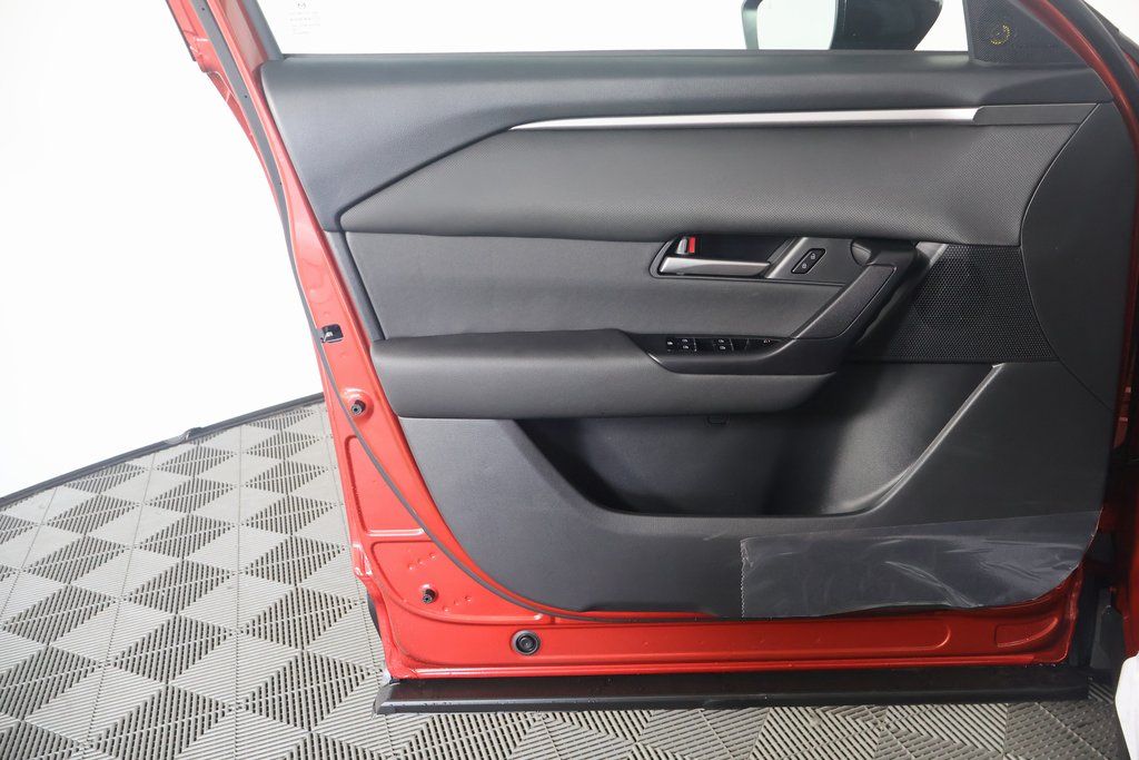 2025 Mazda CX-50  7