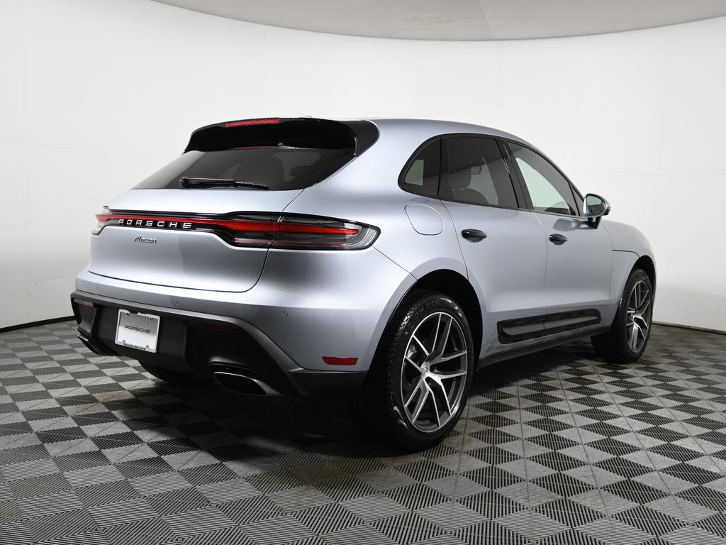 Thumbnail: 2026 Porsche Macan - 7