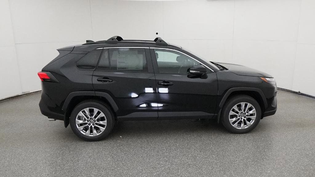 Thumbnail: 2025 Toyota RAV4 - 26