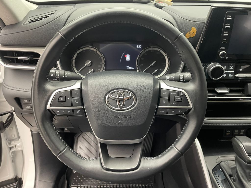 Thumbnail: 2022 Toyota Highlander - 30