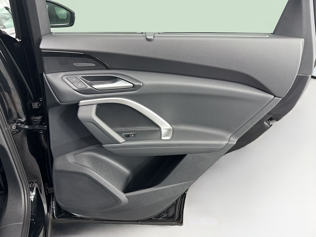 Thumbnail: 2025 Audi Q5 - 26