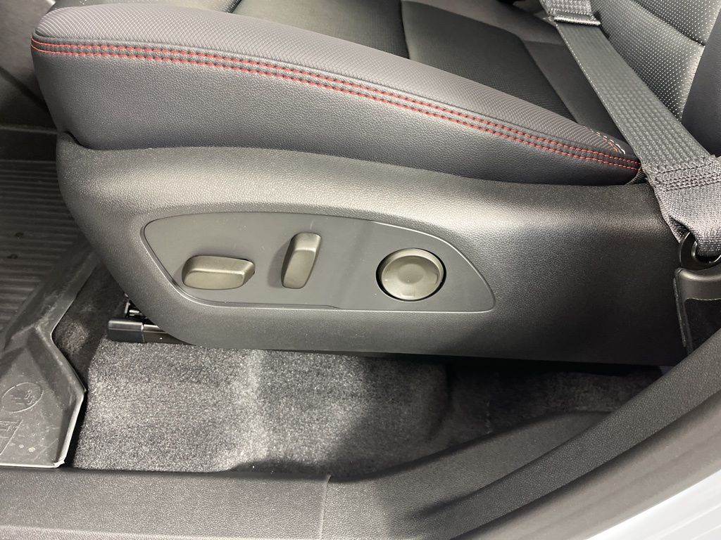 Thumbnail: 2026 Chevrolet Traverse - 28