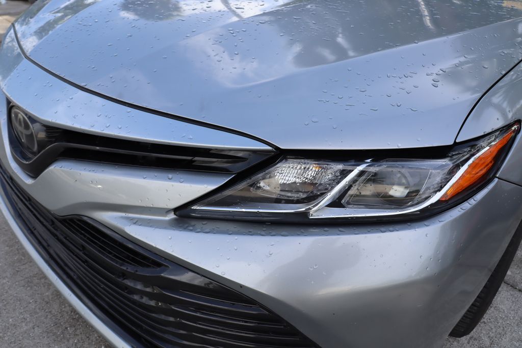 2018 Toyota Camry LE 3