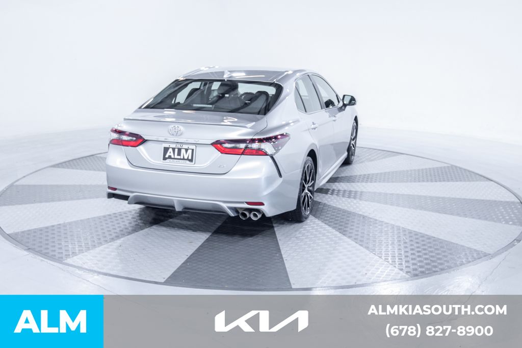 2023 Toyota Camry SE photo 9