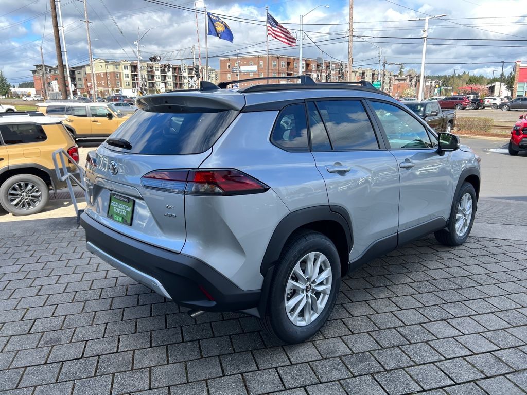 View vehicle photo 5