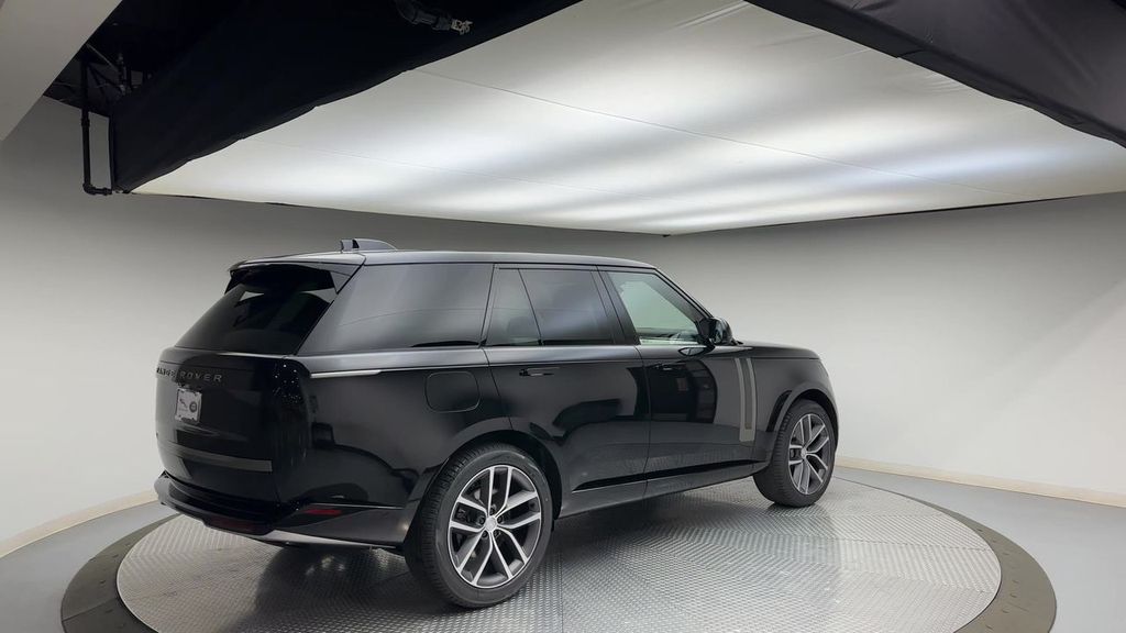 Thumbnail: 2024 Land Rover Range Rover - 8