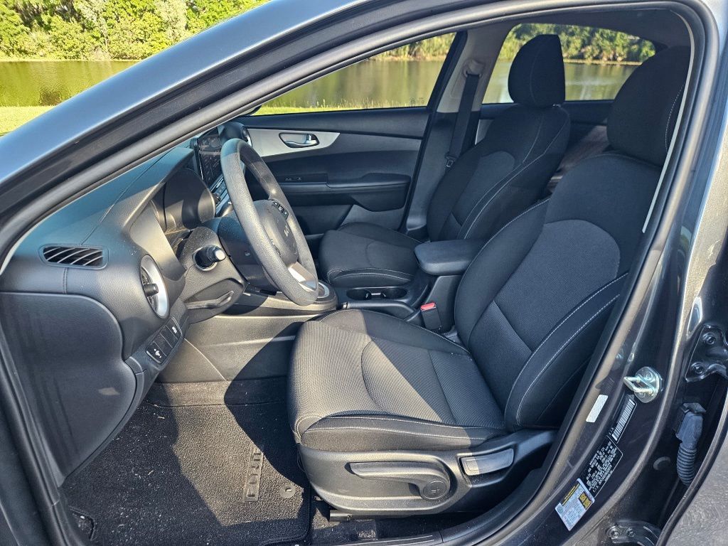 Thumbnail: 2024 Kia Forte - 14