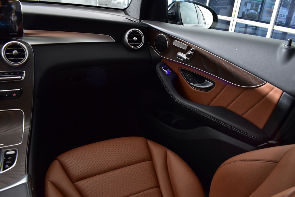 Thumbnail: 2021 Mercedes-Benz GLC - 26