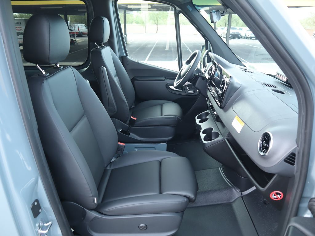 Thumbnail: 2026 Mercedes-Benz Sprinter - 21