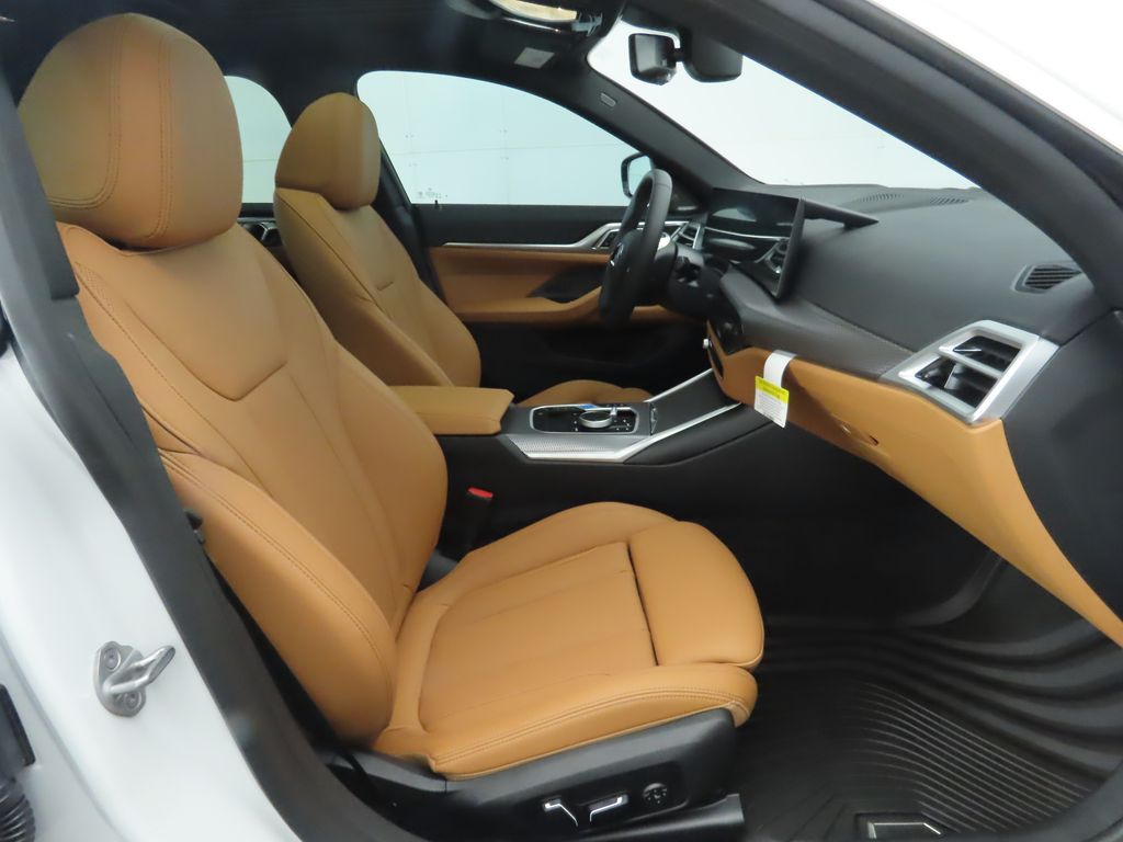 Thumbnail: 2025 BMW i4 - 21