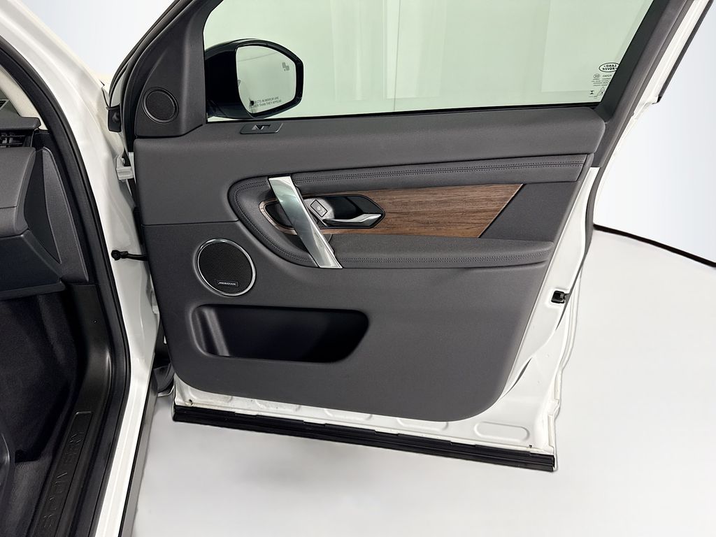 Thumbnail: 2025 Land Rover Discovery Sport - 26