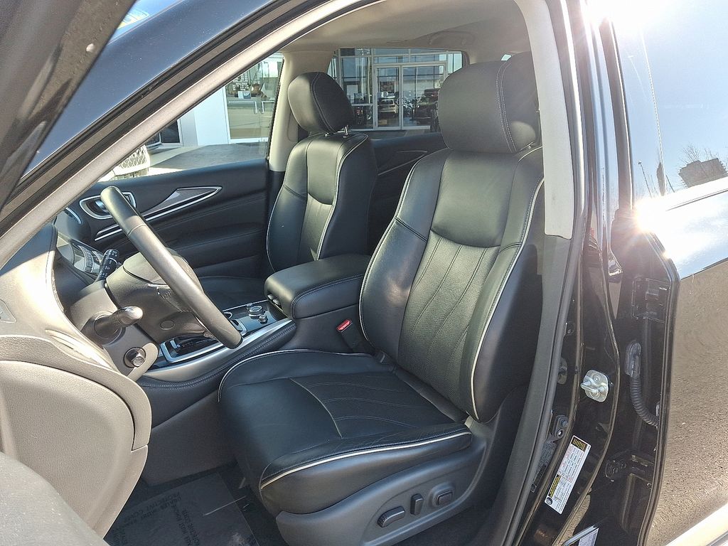 Thumbnail: 2018 INFINITI QX60 - 13