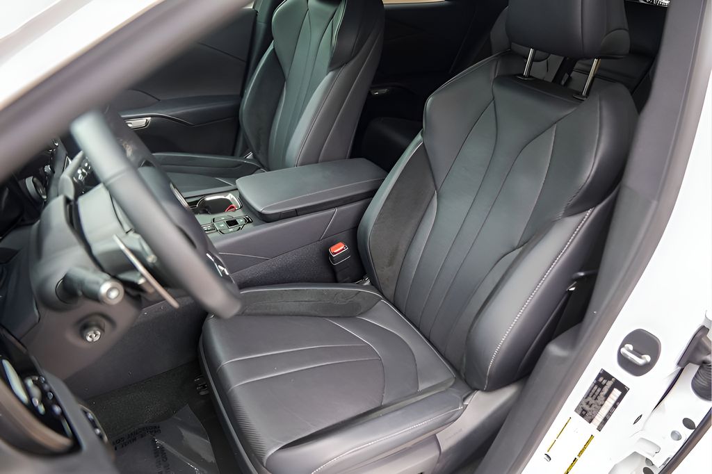 Used 2024 White Lexus 500h F SPORT Performance image 10