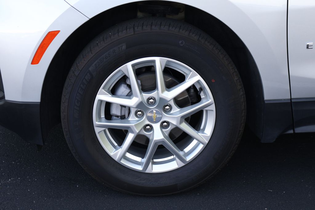 2022 Chevrolet Equinox LS 11