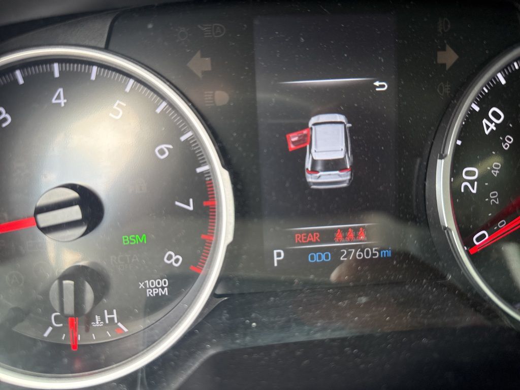 Thumbnail: 2021 Toyota RAV4 - 6