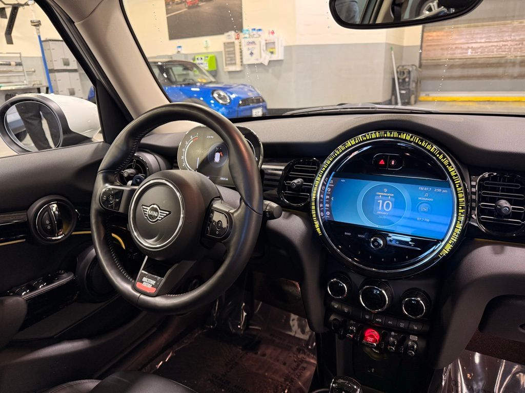 Thumbnail: 2023 MINI Cooper - 31