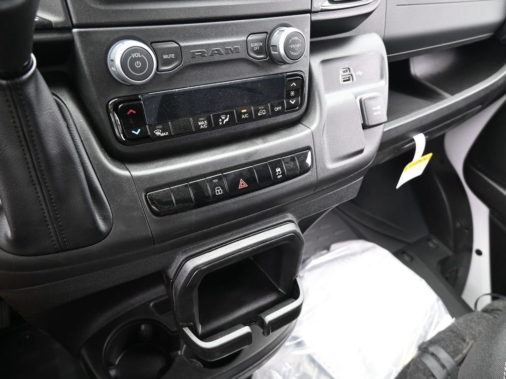 New 2026 Bright White Clearcoat Ram  image 31