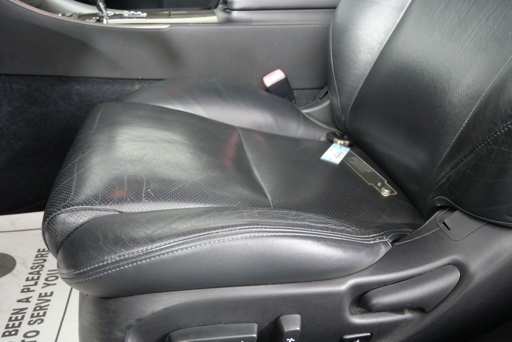 2011 Lexus IS 250 9