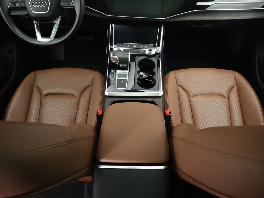 Thumbnail: 2022 Audi Q8 - 17