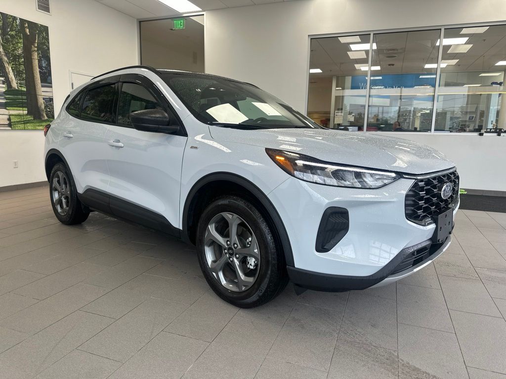 Silver Metallic 2025 Ford Escape SUV / Crossover All-Wheel Drive 8-Speed Automatic
