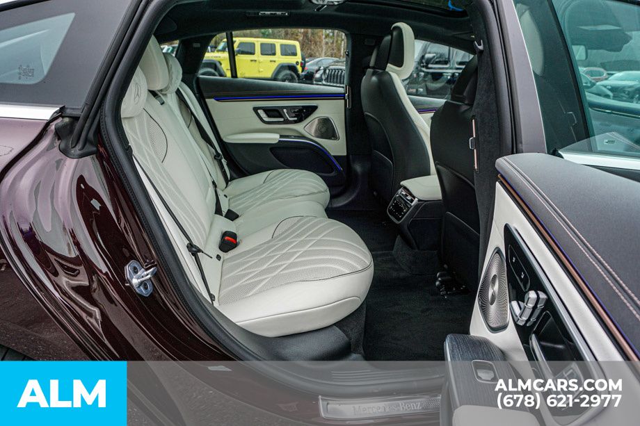 Used 2024 Red Mercedes-Benz 580 image 22