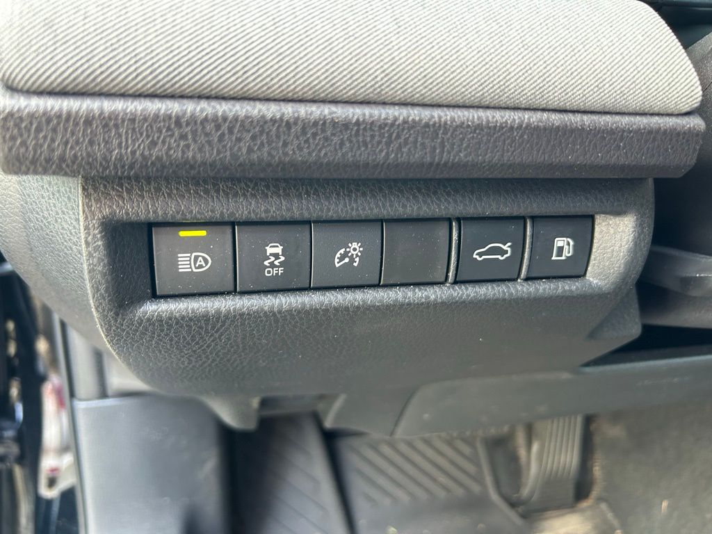 Thumbnail: 2025 Toyota Camry - 17