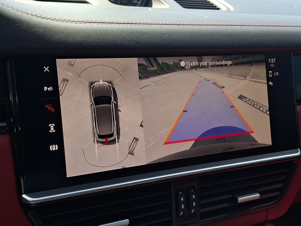 Thumbnail: 2022 Porsche Cayenne - 22