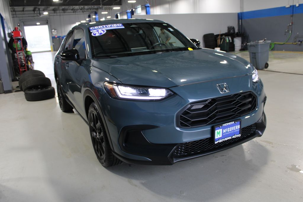 View vehicle photo 4