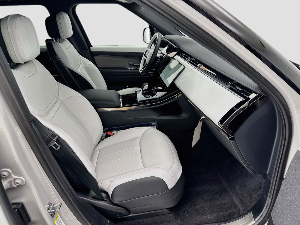 Thumbnail: 2026 Land Rover Range Rover Sport - 19