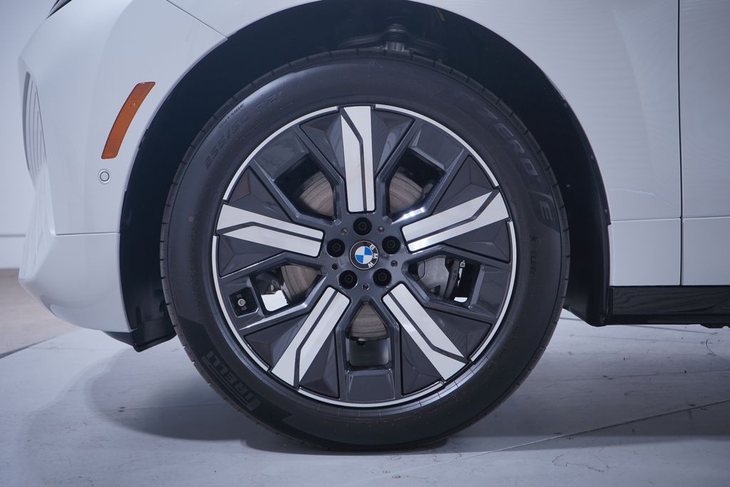 Thumbnail: 2026 BMW iX - 2