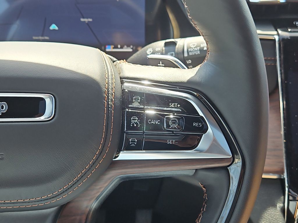 2025 Jeep Grand Cherokee L Summit photo