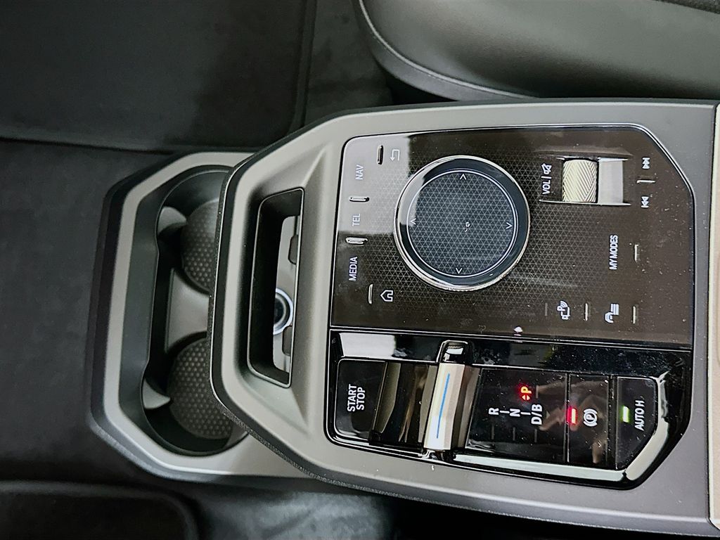 Thumbnail: 2026 BMW iX - 15