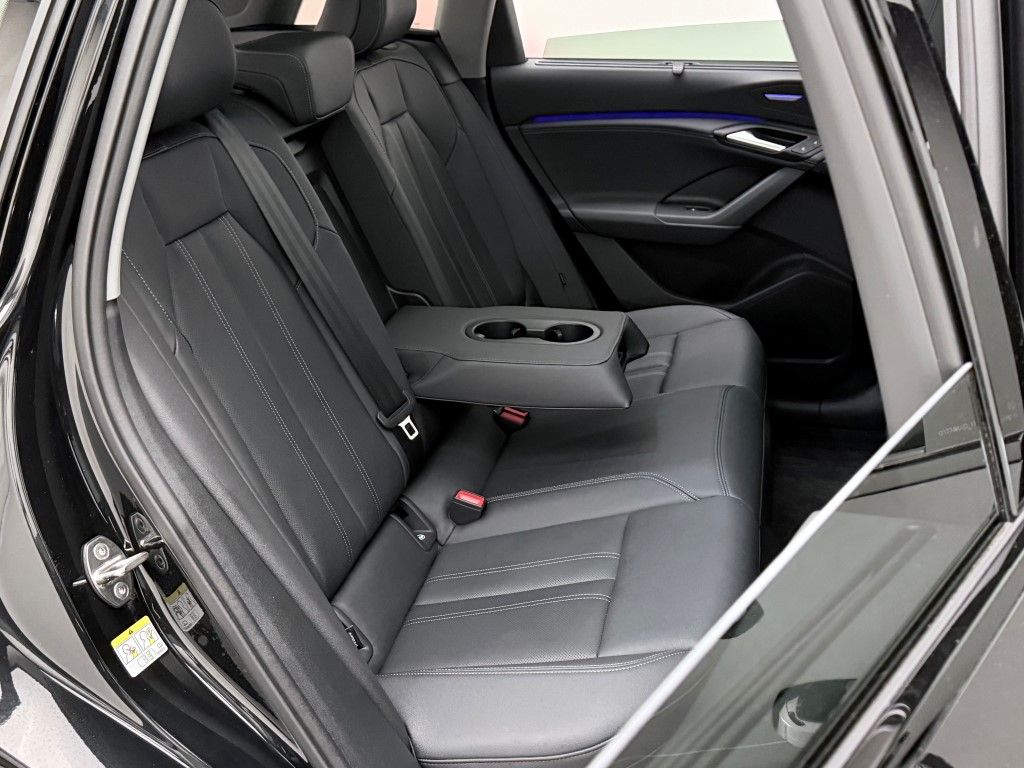 Thumbnail: 2025 Audi Q6 e-tron - 21