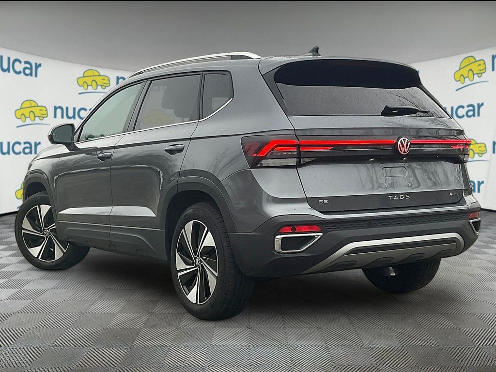 2025 Volkswagen Taos — photo 4