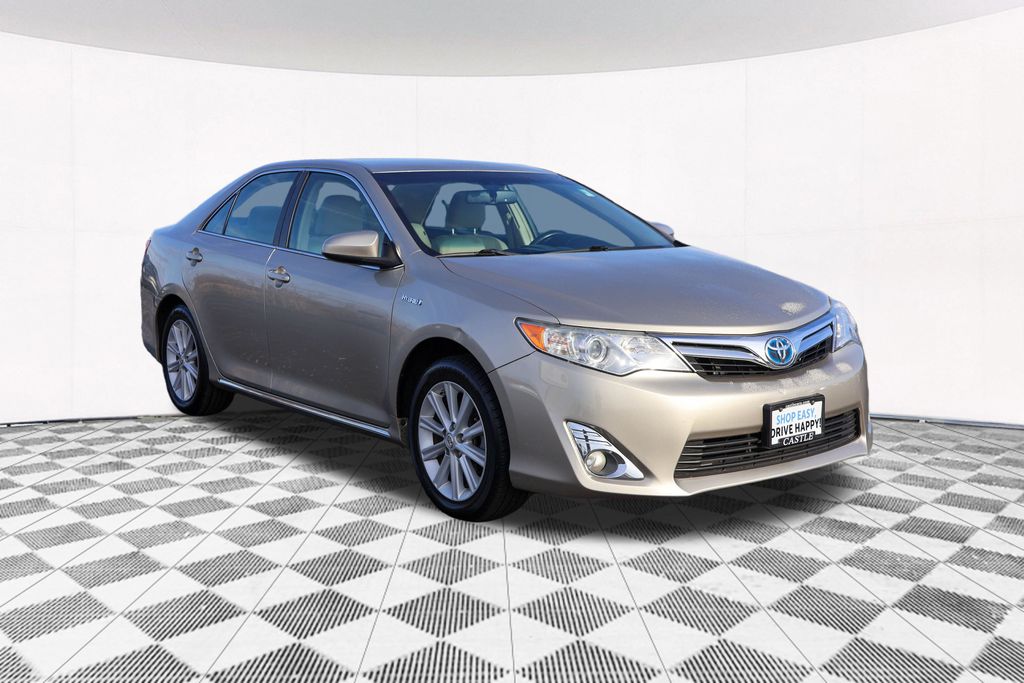 2014 Toyota Camry Hybrid LE 6