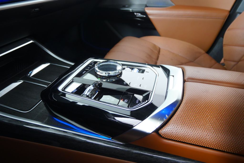 Thumbnail: 2023 BMW 7 Series - 25