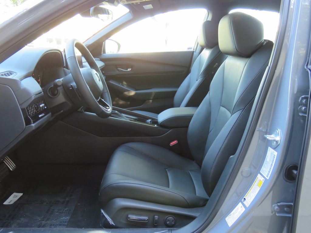 Thumbnail: 2025 Honda Accord - 9